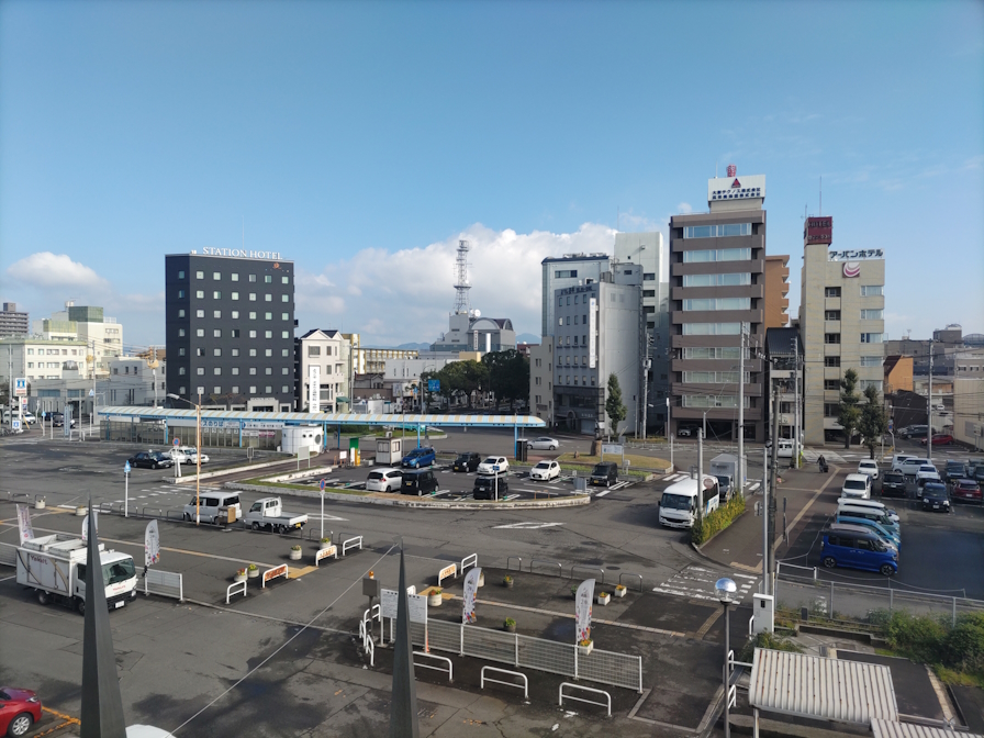 今治駅前の写真