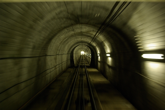 黒部ケーブルカートンネル内の写真