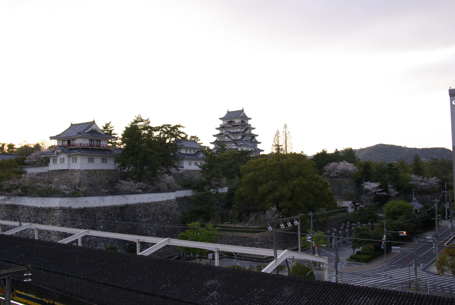 福山駅から福山城の写真