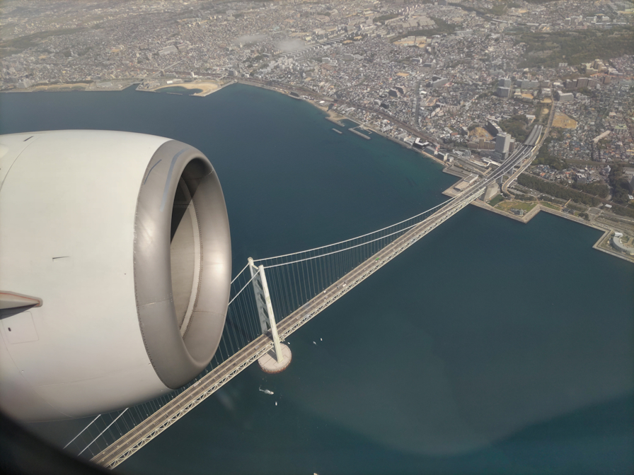 明石海峡大橋上空の写真